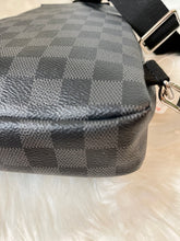 Load image into Gallery viewer, LOUIS VUITTON Damier Graphite Canvas Avenue