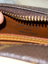 Load image into Gallery viewer, LOUIS VUITTON Monogram Canvas Blois