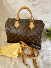 Load image into Gallery viewer, LOUIS VUITTON Monogram Canvas Speedy Bandouliere 30