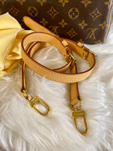 Load image into Gallery viewer, LOUIS VUITTON Monogram Canvas Speedy Bandouliere 30