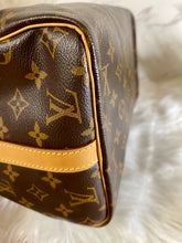 Load image into Gallery viewer, LOUIS VUITTON Monogram Canvas Speedy Bandouliere 30