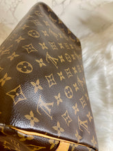 Load image into Gallery viewer, LOUIS VUITTON Monogram Canvas Speedy Bandouliere 30