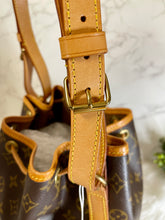 Load image into Gallery viewer, LOUIS VUITTON Monogram Canvas Petit Noe
