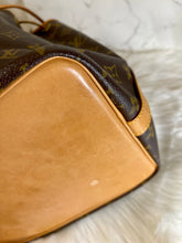 Load image into Gallery viewer, LOUIS VUITTON Monogram Canvas Petit Noe