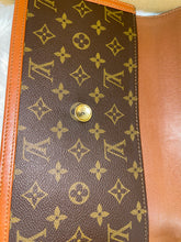 Load image into Gallery viewer, LOUIS VUITTON Monogram Pochette Dame