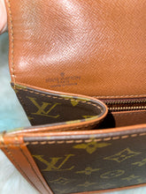 Load image into Gallery viewer, LOUIS VUITTON Monogram Pochette Dame