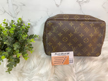 Load image into Gallery viewer, LOUIS VUITTON Monogram Trousse Toilette 23