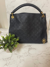 Load image into Gallery viewer, LOUIS VUITTON Empreinte Artsy MM Navy
