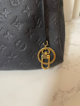 Load image into Gallery viewer, LOUIS VUITTON Empreinte Artsy MM Navy