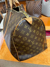 Load image into Gallery viewer, LOUIS VUITTON Monogram Canvas Keepall 50