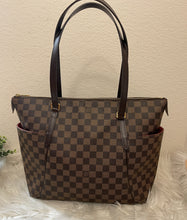 Load image into Gallery viewer, LOUIS VUITTON Damier Ebene Canvas Totally MM