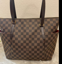Load image into Gallery viewer, LOUIS VUITTON Damier Ebene Canvas Totally MM