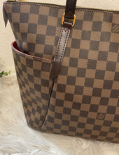 Load image into Gallery viewer, LOUIS VUITTON Damier Ebene Canvas Totally MM