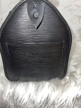 Load image into Gallery viewer, LOUIS VUITTON Epi Speedy 25