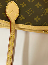 Load image into Gallery viewer, LOUIS VUITTON Neverfull Monogram GM