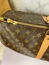 Load image into Gallery viewer, LOUIS VUITTON Keepall 50 Bandoulière Monogram
