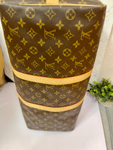 Load image into Gallery viewer, LOUIS VUITTON Keepall 50 Bandoulière Monogram