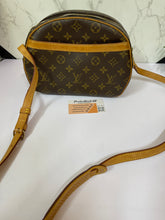 Load image into Gallery viewer, LOUIS VUITTON Blois Monogram
