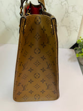 Load image into Gallery viewer, LOUIS VUITTON On-The-Go Reverse MM (2020)