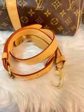 Load image into Gallery viewer, LOUIS VUITTON Keepall 45 Bandoulière Monogram