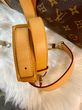 Load image into Gallery viewer, LOUIS VUITTON Keepall 45 Bandoulière Monogram