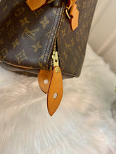 Load image into Gallery viewer, LOUIS VUITTON Monogram Canvas Speedy 35