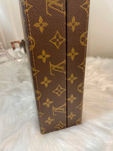 Load image into Gallery viewer, LOUIS VUITTON President Classeur Attache Hard Trunk Case