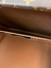 Load image into Gallery viewer, LOUIS VUITTON President Classeur Attache Hard Trunk Case