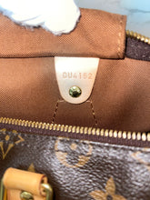 Load image into Gallery viewer, LOUIS VUITTON Monogram Bandoulière Speedy 35