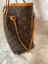 Load image into Gallery viewer, LOUIS VUITTON Neverful Monogram MM