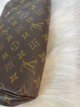 Load image into Gallery viewer, LOUIS VUITTON Monogram Favorite MM