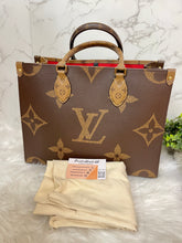 Load image into Gallery viewer, LOUIS VUITTON On The Go Reverse MM