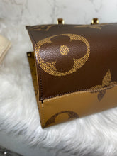 Load image into Gallery viewer, LOUIS VUITTON On The Go Reverse MM