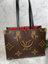 Load image into Gallery viewer, LOUIS VUITTON On The Go Reverse MM