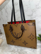 Load image into Gallery viewer, LOUIS VUITTON On The Go Reverse MM