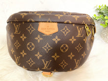 Load image into Gallery viewer, LOUIS VUITTON Monogram Bumbag