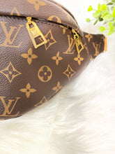 Load image into Gallery viewer, LOUIS VUITTON Monogram Bumbag