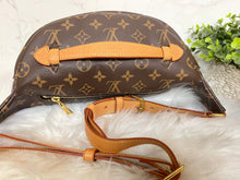 Load image into Gallery viewer, LOUIS VUITTON Monogram Bumbag