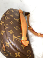 Load image into Gallery viewer, LOUIS VUITTON Monogram Bumbag