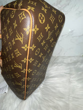Load image into Gallery viewer, LOUIS VUITTON Monogram Canvas Deauville