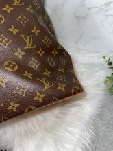 Load image into Gallery viewer, LOUIS VUITTON Cabas Mezzo