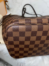 Load image into Gallery viewer, LOUIS VUITTON Damier Ebene Neverfull MM