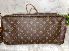 Load image into Gallery viewer, LOUIS VUITTON Monogram Neverfull GM