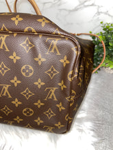 Load image into Gallery viewer, LOUIS VUITTON Monogram Neverfull GM