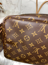 Load image into Gallery viewer, LOUIS VUITTON Monogram Neverfull GM