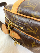 Load image into Gallery viewer, LOUIS VUITTON Reporter PM
