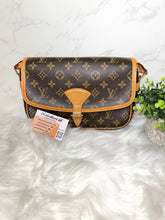 Load image into Gallery viewer, LOUIS VUITTON Sologne Monogram