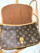 Load image into Gallery viewer, LOUIS VUITTON Sologne Monogram