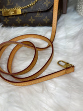 Load image into Gallery viewer, LOUIS VUITTON Monogram Favorite MM
