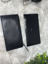 Load image into Gallery viewer, LOUIS VUITTON Pochette Félicie Epi Leather - Black